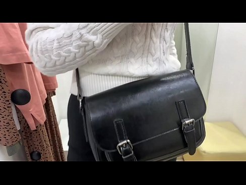 ❤️ Masturbasi umum saka asu enom FeralBerry karo dildo ing kamar fitting ❤️ Video seks ing jv.pornplaybb.ru ❌❤