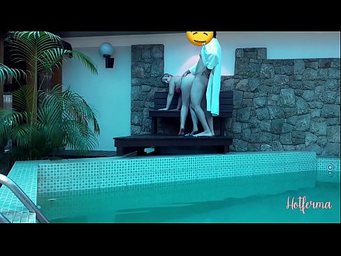 ❤️ Boss ngajak prawan menyang blumbang, nanging ora bisa nolak panas ❤️ Video seks ing jv.pornplaybb.ru ❌❤