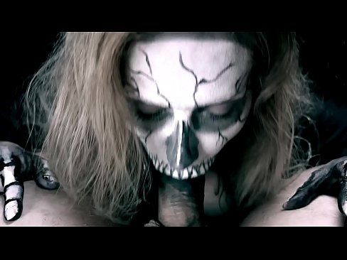 ❤️ Demon girl ngisep pitik jago karo dheweke ireng tutuk lan ngulu cum. ❤️ Video seks ing jv.pornplaybb.ru ❌❤