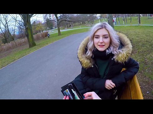 ❤️ Swallows cum panas wong liyo kang kanggo dhuwit - bukkake ing taman dening Eva Elfie ❤️ Video seks ing jv.pornplaybb.ru ❌❤